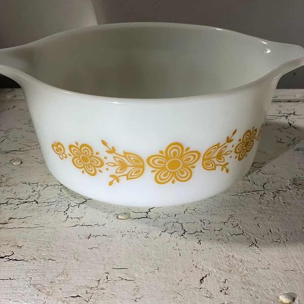 1 Pyrex 474 Golden Butterfly Casserole Baking Pan